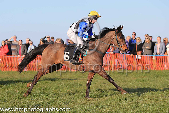 01st ROSSAMILAN and l O'Carroll ( 6 , BLACK,white cross belts; blue sleeves; yellow cap ) Trainer: Paul McAleese , Owner : Laura McAleese