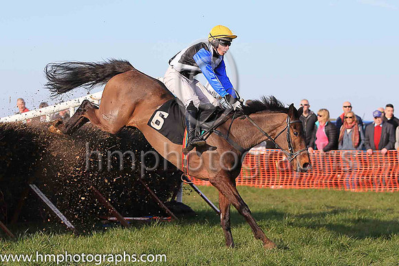 01st ROSSAMILAN and l O'Carroll ( 6 , BLACK,white cross belts; blue sleeves; yellow cap ) Trainer: Paul McAleese , Owner : Laura McAleese