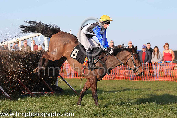 01st ROSSAMILAN and l O'Carroll ( 6 , BLACK,white cross belts; blue sleeves; yellow cap ) Trainer: Paul McAleese , Owner : Laura McAleese
