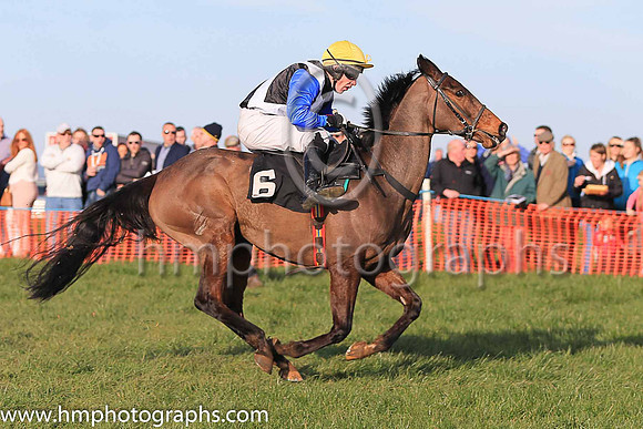 01st ROSSAMILAN and l O'Carroll ( 6 , BLACK,white cross belts; blue sleeves; yellow cap ) Trainer: Paul McAleese , Owner : Laura McAleese