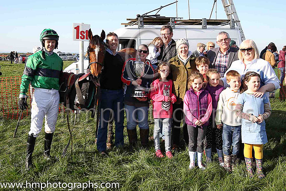 01st ISN'T SHE LOVELY and M J O'Hare ( 5 , EMERALD GREEN,dark blue hoop; emerald green sleeves,dark blue armlet; emerald green cap,dark blue spots ) Trainer: J.G. Cosgrave , Owner : Pauline Whitten