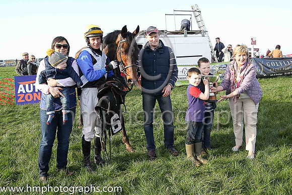 01st ROSSAMILAN and l O'Carroll ( 6 , BLACK,white cross belts; blue sleeves; yellow cap ) Trainer: Paul McAleese , Owner : Laura McAleese