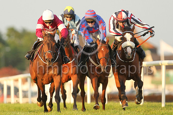 01st Moratorium and Ms L O'Neill 3 ( 6 , maroon, white star,white cap ) Trainer - G Elliott , Owner - Gigginstown House Stud