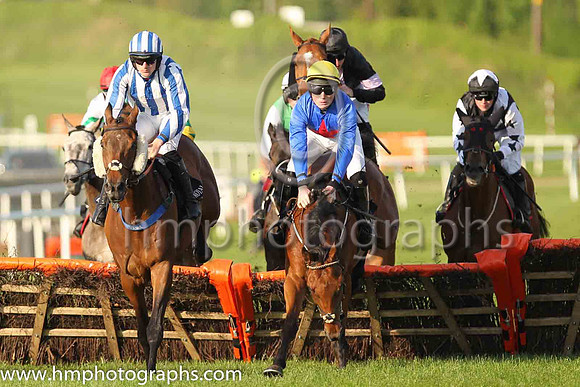 03rd Turbojet (GB) and R.A. Doyle (9 ,blue and white stripes ), Trainer:Dermot Anthony McLoughlin , Owner:O. Maguire
