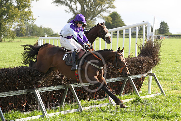 1st Benarty Hill ( 1 , purple, white diabolo )  M J O'Hare ( Trainer: Liam Lennon )