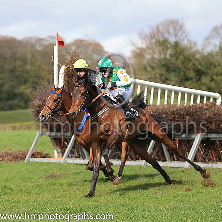 01st PLOUIOS and R James ( 19 , EMERALD GREEN,orange spots; white sleeves,orange spots; emerald green cap ) Trainer: Donnchadh Doyle,, Owner : Syndicate Monbeg