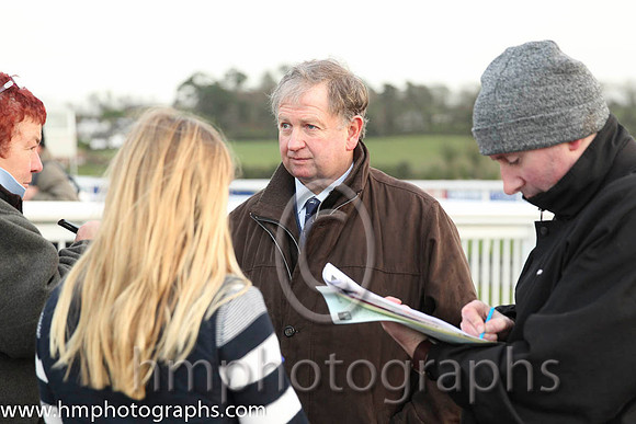01 Ian Ferguson, trainer of winner James - CU2D9719-38