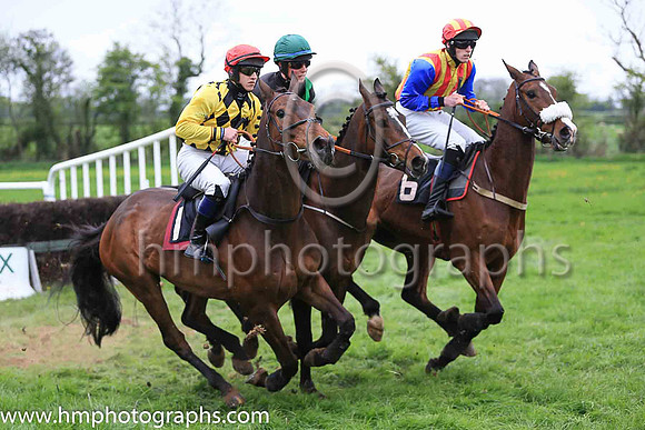 01st BOYCIE'S TAKEN and S J P Baragry ( 1 , YELLOW  BLACK DIAMONDS; yellow sleeves; red cap,yellow diamond ) Trainer: George Stewart , Owner : Miss S. Mackinnon