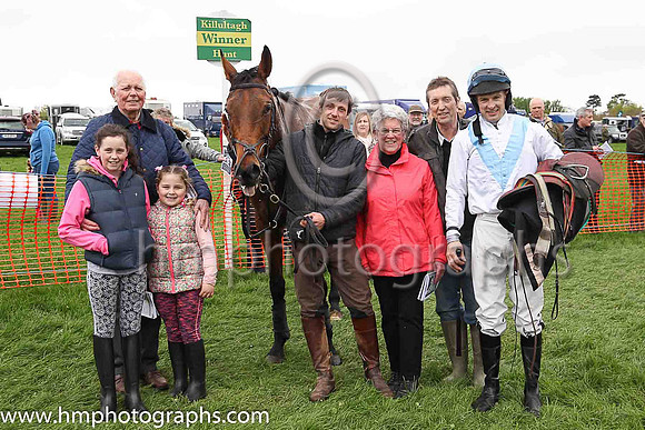 01st BURNS CROSS and M J O'Hare ( 1 , WHITE,light blue chevron; white sleeves; light blue cap ) Trainer: J.G. Cosgrave,, Owner : J.G. Cosgrave