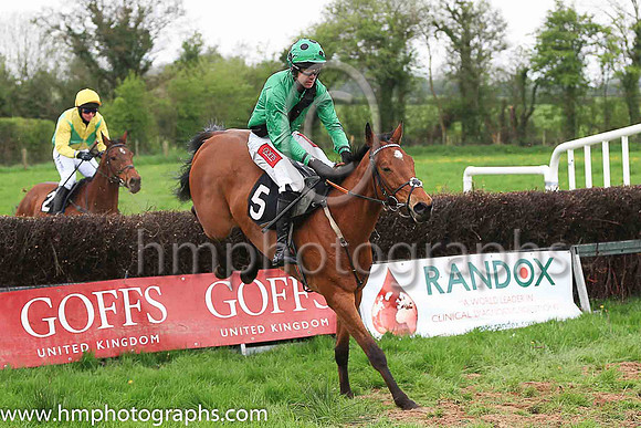 02nd LONGHOUSE MUSIC (GB) and Derek O'Connor ( 5 , EMERALD GREEN,black sash; emerald green sleeves; emerald green cap,black spots ) Trainer: Sam Curling , Owner : John Duggan