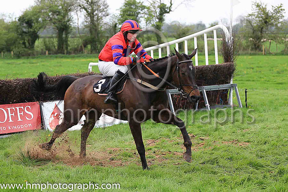 HOWWOULDSHENO and J Cresswell ( 3 , RED,purple cross of lorraine; red  purple hooped sleeves; red  purple striped cap ) Trainer: Liam Lennon , Owner : Eugene Ryan