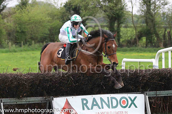 02nd ISLE ROAD and R A Devine ( 3 , WHITE,green star; white  green striped sleeves; white cap,green diamonds ) Trainer: Jason Cairns , Owner : Frank McClean