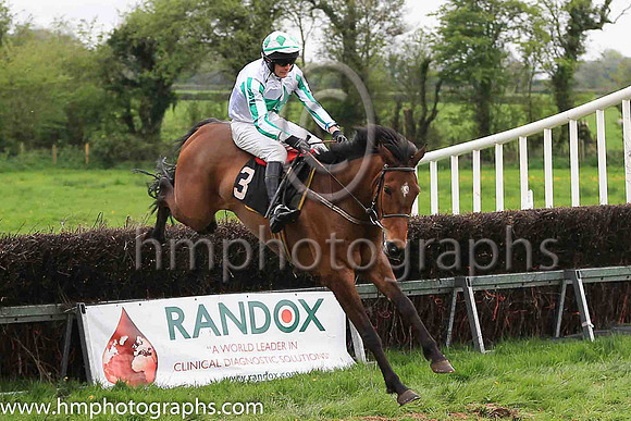 02nd ISLE ROAD and R A Devine ( 3 , WHITE,green star; white  green striped sleeves; white cap,green diamonds ) Trainer: Jason Cairns , Owner : Frank McClean