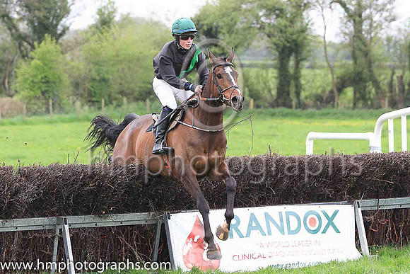 04th LIBERTY VANCE and C Kiernan ( 5 , BLACK,green sash; black sleeves; green cap ) Trainer: Liam Lennon,, Owner : Joy Wilson