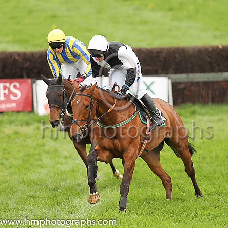 04th BALLYMOY and N McParlan ( 2 ,Antrim (H) - BLACK  WHITE QTD; black  white hlvd sleeves; white cap ) Trainer: I. R. Ferguson,, Owner : W.W. Dennison