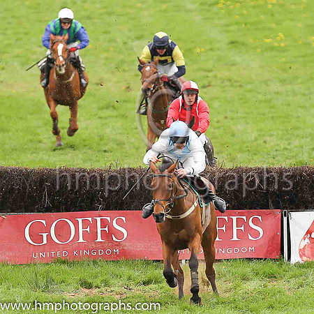 01st BURNS CROSS and M J O'Hare ( 1 , WHITE,light blue chevron; white sleeves; light blue cap ) Trainer: J.G. Cosgrave,, Owner : J.G. Cosgrave