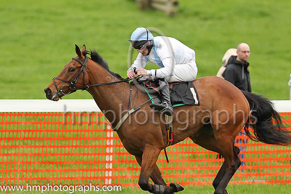 01st BURNS CROSS and M J O'Hare ( 1 , WHITE,light blue chevron; white sleeves; light blue cap ) Trainer: J.G. Cosgrave,, Owner : J.G. Cosgrave