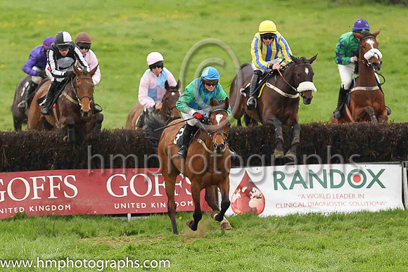 ARCTIC ROBIN and B O'Neill ( 1 , PINK  LIGHT BLUE QTD; pink sleeves; pink cap,light blue star ) Trainer: Mrs Sarah Dawson , Owner : Clare Passmore Peter