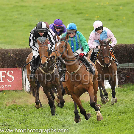 ARCTIC ROBIN and B O'Neill ( 1 , PINK  LIGHT BLUE QTD; pink sleeves; pink cap,light blue star ) Trainer: Mrs Sarah Dawson , Owner : Clare Passmore Peter