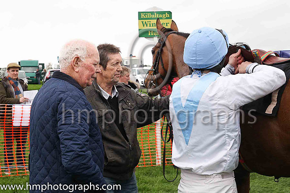 01st BURNS CROSS and M J O'Hare ( 1 , WHITE,light blue chevron; white sleeves; light blue cap ) Trainer: J.G. Cosgrave,, Owner : J.G. Cosgrave