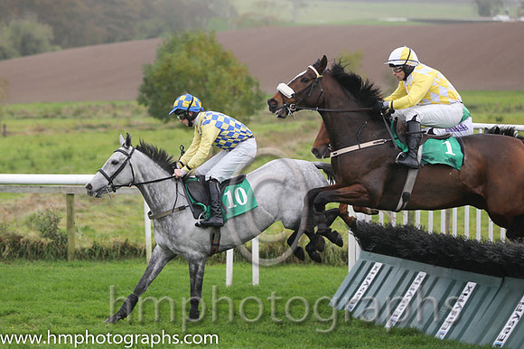 09 MississippiLanding and A P Crowe - PU - 09th (1 ,Yellow and white check ) Trainer - T Collins