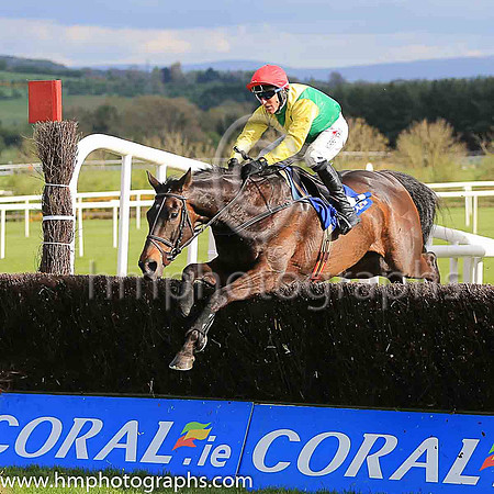 01st Sizing John and R M Power ( 6 , green, yellow chevron ) Trainer - Mrs J Harrington , Owner - Ann  Alan Potts Partnership