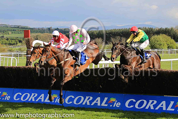 01st Sizing John and R M Power ( 6 , green, yellow chevron ) Trainer - Mrs J Harrington , Owner - Ann  Alan Potts Partnership