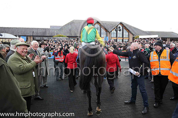 01st Sizing John and R M Power ( 6 , green, yellow chevron ) Trainer - Mrs J Harrington , Owner - Ann  Alan Potts Partnership