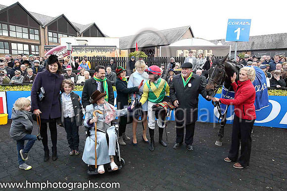 01st Sizing John and R M Power ( 6 , green, yellow chevron ) Trainer - Mrs J Harrington , Owner - Ann  Alan Potts Partnership