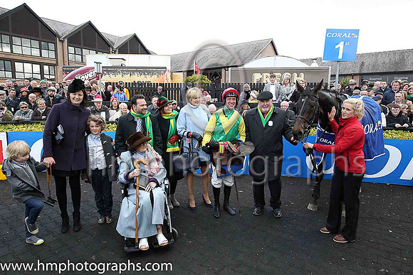01st Sizing John and R M Power ( 6 , green, yellow chevron ) Trainer - Mrs J Harrington , Owner - Ann  Alan Potts Partnership
