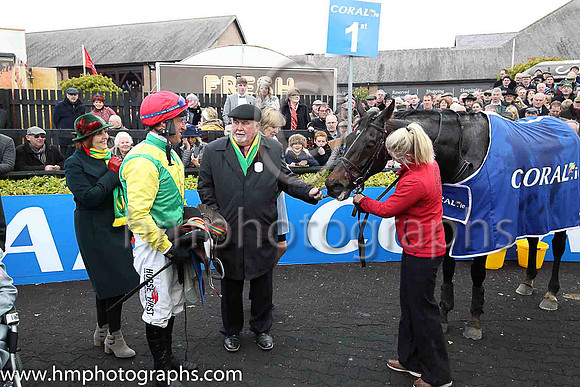 01st Sizing John and R M Power ( 6 , green, yellow chevron ) Trainer - Mrs J Harrington , Owner - Ann  Alan Potts Partnership