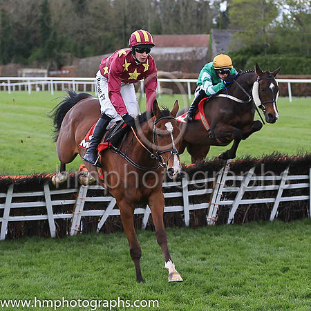 03rd Tin Soldier and D E Mullins ( 6 , green, white star, yellow cap ) Trainer - W P Mullins , Owner - Philip J Reynolds