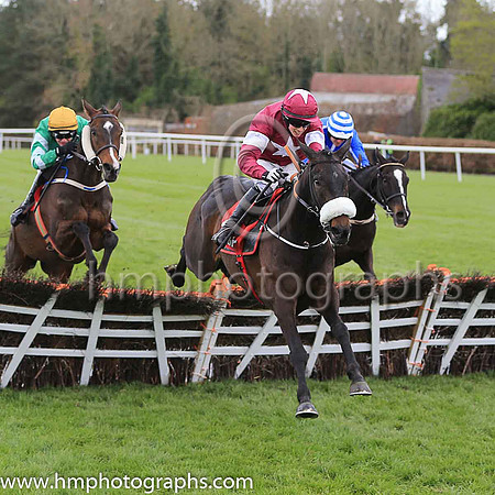 01st Champagne Classic and B J Cooper ( 2 , maroon, white star ) Trainer - G Elliott , Owner - Gigginstown House Stud