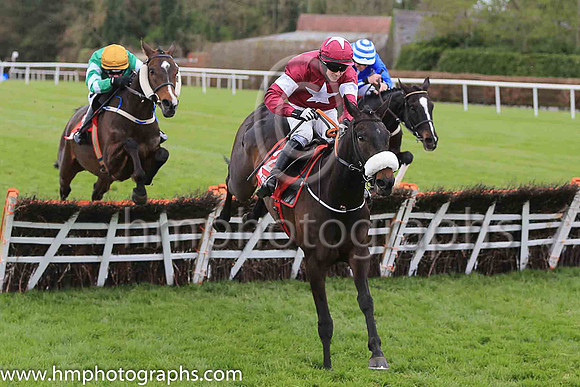 01st Champagne Classic and B J Cooper ( 2 , maroon, white star ) Trainer - G Elliott , Owner - Gigginstown House Stud
