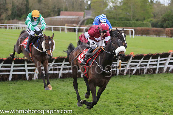 01st Champagne Classic and B J Cooper ( 2 , maroon, white star ) Trainer - G Elliott , Owner - Gigginstown House Stud