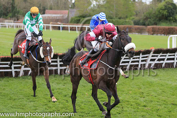 01st Champagne Classic and B J Cooper ( 2 , maroon, white star ) Trainer - G Elliott , Owner - Gigginstown House Stud