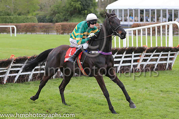 08th Bon Papa and M P Walsh ( 1 , orange and green hoops ) Trainer - W P Mullins , Owner - John P McManus