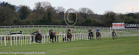 01st Fayonagh and Mr J J Codd ( 6 , green, white chevron ) Trainer - G Elliott , Owner - Mrs M Gittins