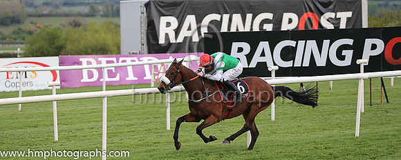 01st Fayonagh and Mr J J Codd ( 6 , green, white chevron ) Trainer - G Elliott , Owner - Mrs M Gittins