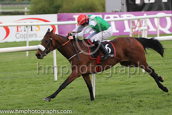 01st Fayonagh and Mr J J Codd ( 6 , green, white chevron ) Trainer - G Elliott , Owner - Mrs M Gittins