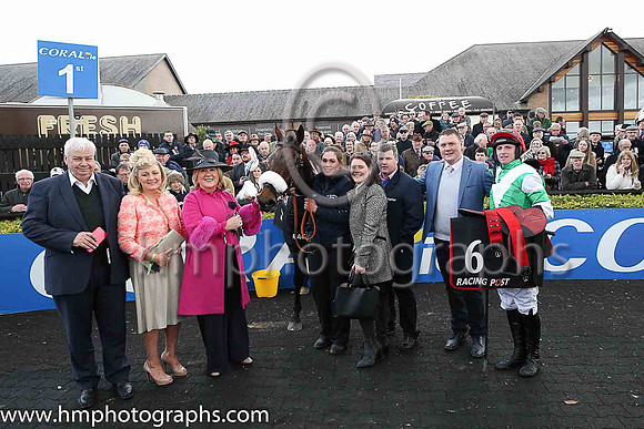 01st Fayonagh and Mr J J Codd ( 6 , green, white chevron ) Trainer - G Elliott , Owner - Mrs M Gittins