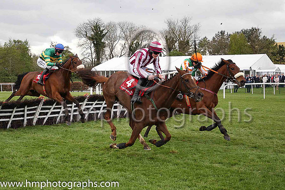 05th Ben Dundee and R A Doyle ( 4 , maroon ad white stripes ) Trainer - A Lynch , Owner - C Jones