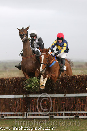 07th UR Ballycross ( 2 )  Derek O'Connor - Trainer: Colin S McKeever - black  white qtrd and 01st Bidasse ( 6 )  B O'Neill - Trainer: Colin Bowe - green, red and green stripes sleeves