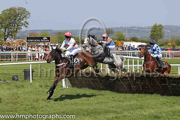 17th Boals Corner and Reserve 3 ( 23 , white, red hoop ) Trainer - S F Magee , Owner - Stephen Francis Magee