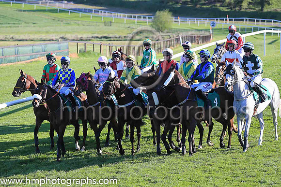 The start of Race 4 at Downpatrick - The Pat O'hare Bookmakers - Follow us on Facebook Handicap of 10,000 Euro (Rated 80-95)