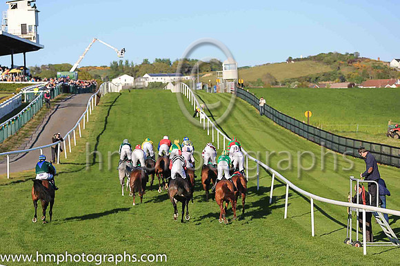 The start of Race 4 at Downpatrick - The Pat O'hare Bookmakers - Follow us on Facebook Handicap of 10,000 Euro (Rated 80-95)