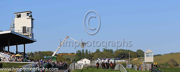 The start of Race 4 at Downpatrick - The Pat O'hare Bookmakers - Follow us on Facebook Handicap of 10,000 Euro (Rated 80-95)