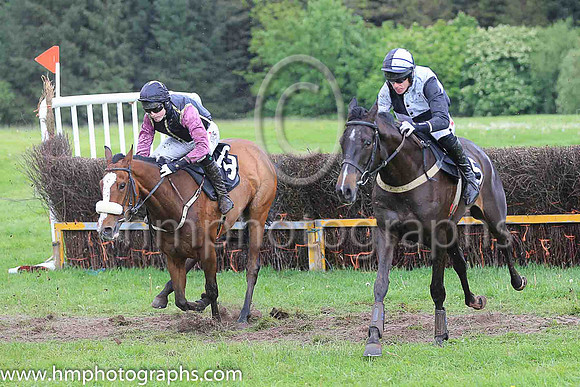 BALLYGOMARTIN and Derek O'Connor ( 5 ,Antrim (H) - BLACK  WHITE QTD; black  white hlvd sleeves; white cap ) Trainer: Colin S. McKeever , Owner : Dennison, W.W.