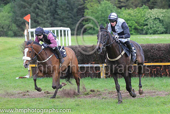 BALLYGOMARTIN and Derek O'Connor ( 5 ,Antrim (H) - BLACK  WHITE QTD; black  white hlvd sleeves; white cap ) Trainer: Colin S. McKeever , Owner : Dennison, W.W.