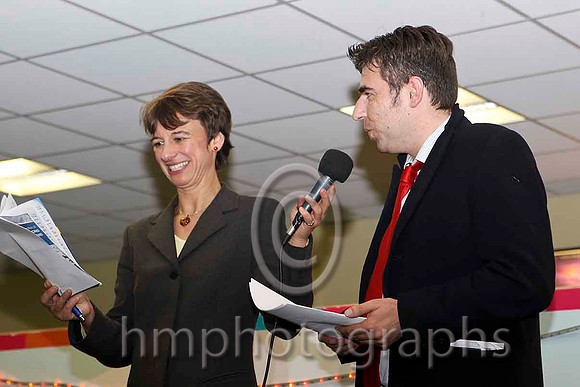 Lesley Graham - Channel 4 Racing Presenter & Tonny Kenny - William Hill - FT8E4395-e2